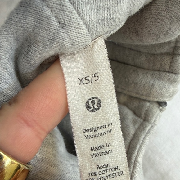 Lululemon grey scuba cropped half zip with hood - Picture 3 of 5